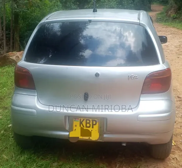 Toyota Vitz 2005 Gray - 1