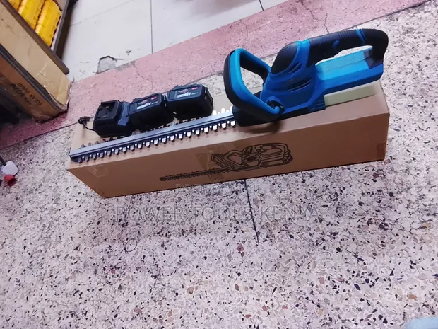 Cordless Hedge Trimmer - 2 Batteries Included - 1