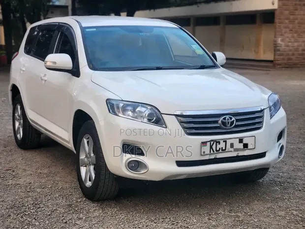 Toyota Vanguard 2010 White - 1