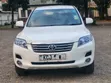 Toyota Vanguard 2010 White - 2