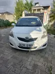Toyota Belta 2009 Silver - 2