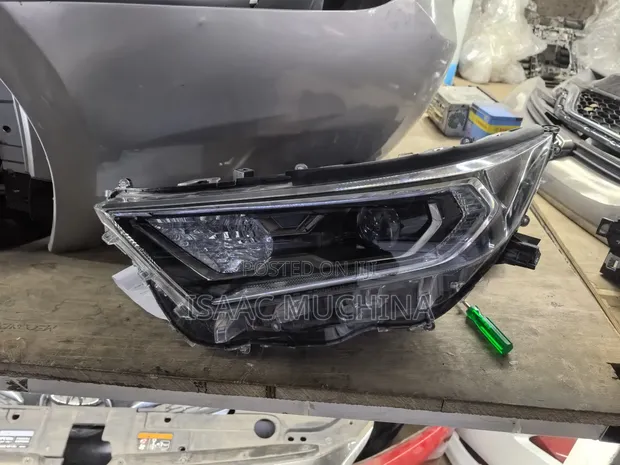 Toyota RAV4 2018 Xenon Headlight (Used) - 1