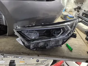 Toyota RAV4 2018 Xenon Headlight (Used)