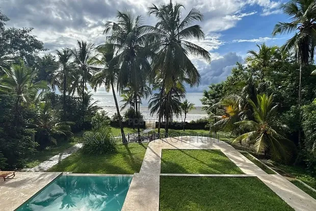 3 Bedroom Luxury Beachfront Villa for Sale, Msambweni, South Coast - 1