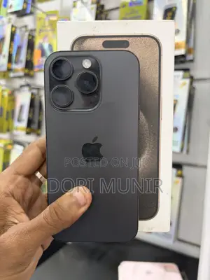 Apple iPhone 15 Pro 128GB Nyeusi