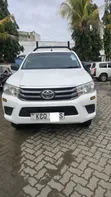 Toyota Hilux 2019 White - 1
