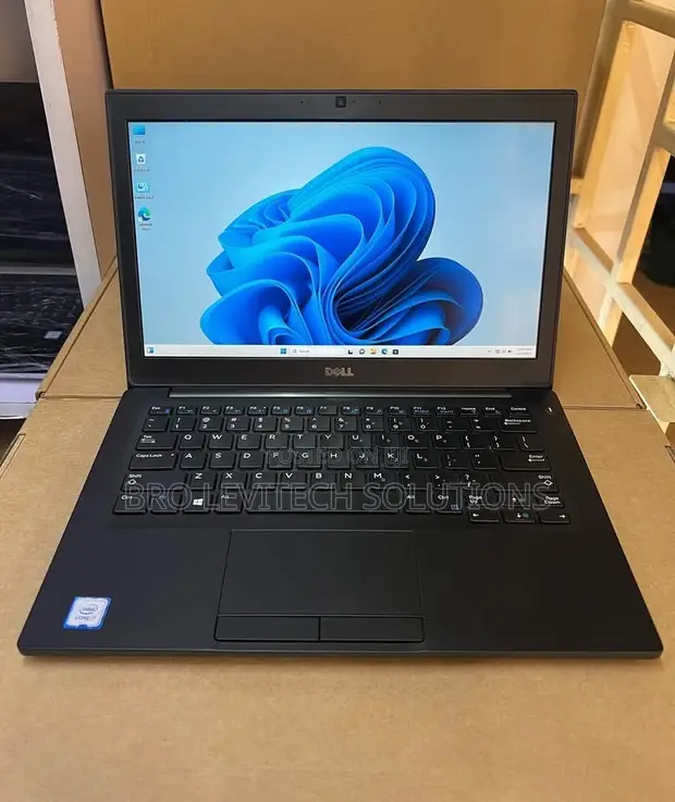 Dell Latitude 7390 Laptop - Core i7, 8GB RAM, 256GB SSD - 1