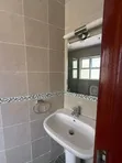 Nyumba ya Townhouse yenye Vyumba 5 Riverside Drive Inauzwa - 3