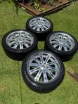 Toyota Land Cruiser V8 22-Inch Rims with Tyres (Japan) - 5