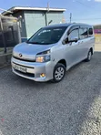 Toyota Voxy 2012 Silver - 4