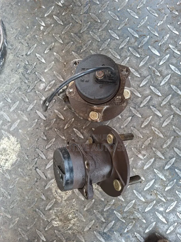 Mitsubishi Colt Rear Hub (2WD) - 1