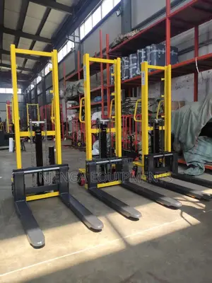 Brand New Manual Hydraulic Stacker