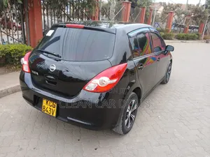 Nissan Tiida 2008 Nyeusi