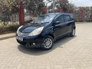 Nissan Note 2010 Nyeusi