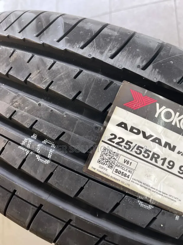 225/55 R19 Yokohama Advan Sport Tyres 99V - 1