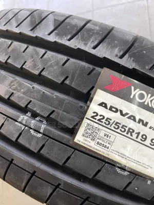 225/55 R19 Yokohama Advan Sport Tyres 99V