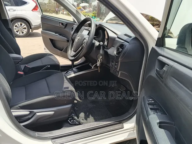 Toyota Corolla Fielder 2019 White - 1