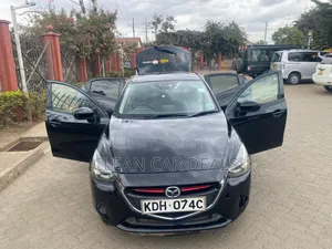 Mazda Demio 2015 Nyeusi