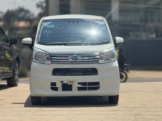 Daihatsu Move 2019 White - 1