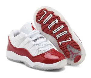 Jordan 11 Low Kids