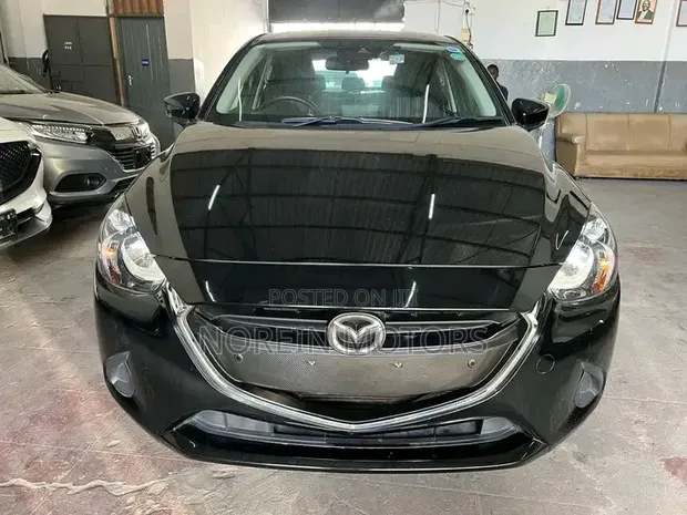 Mazda Demio 2019 Nyeusi - 1