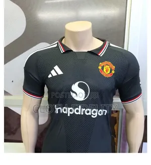 Manchester United Goalkeeper Kit (Black) Authentic