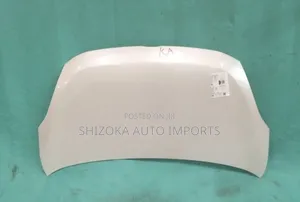 Toyota Isis Bonnet (2011)
