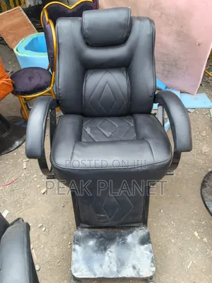 Modern Barber Shaving Chair - Brand New