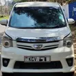 Toyota Noah 2012 White - 4