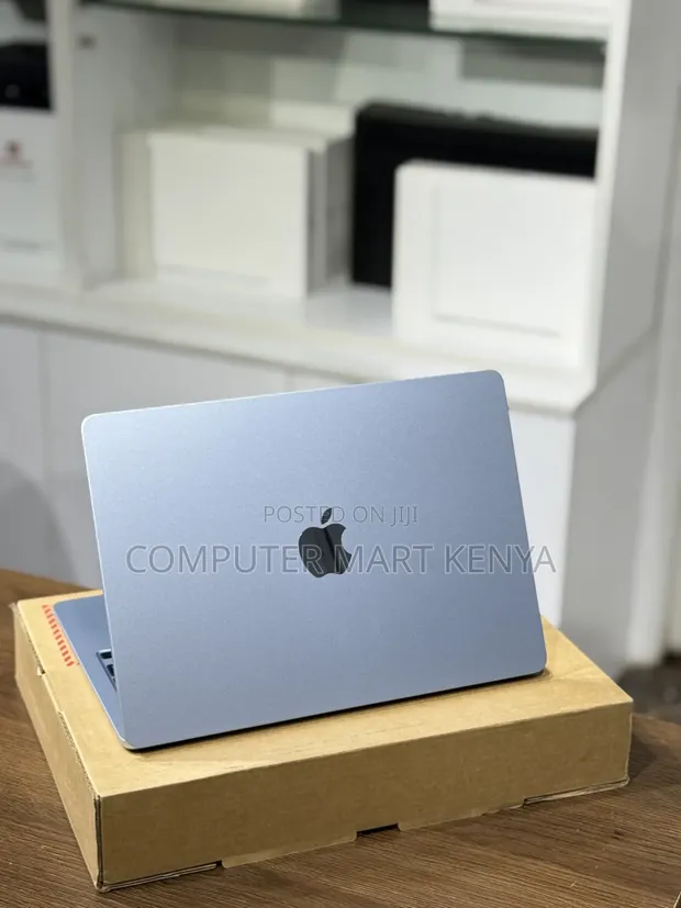 Apple MacBook Air M4 24GB RAM 512GB SSD Sky Blue - 1