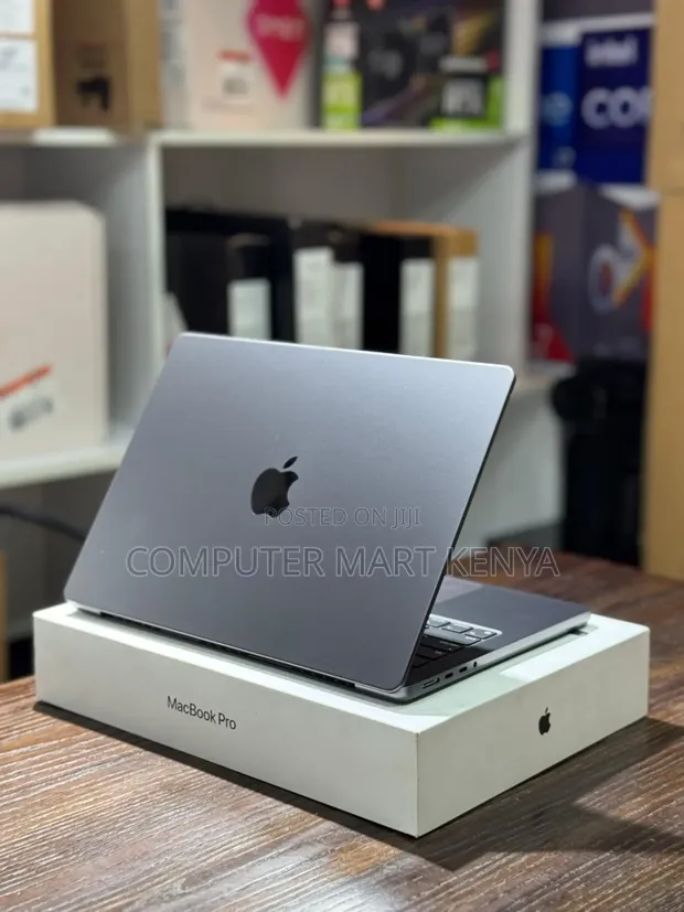 Apple MacBook Pro 14" M2 Pro 16GB RAM 512GB SSD - 1