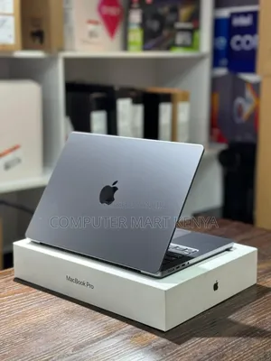 Apple MacBook Pro 14" M2 Pro 16GB RAM 512GB SSD