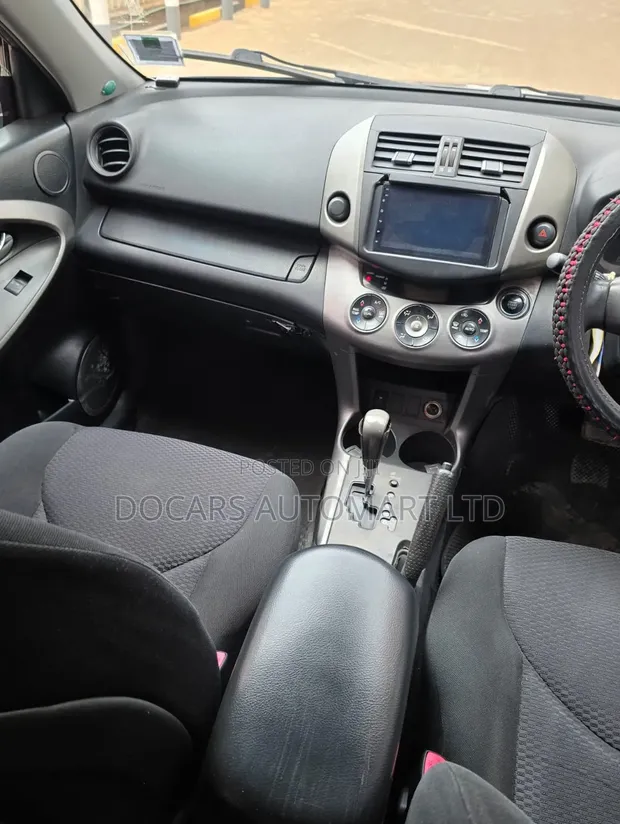 Toyota RAV4 2010 Nyeusi - 1