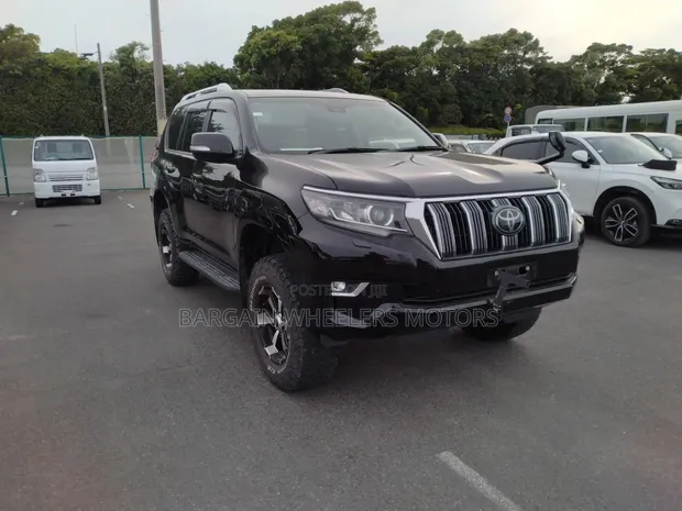 Toyota Land Cruiser Prado TX 2021 Nyeusi - 1