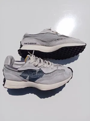 New Balance 327 Sneakers