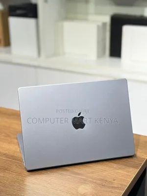 Apple MacBook Pro 16" M1 Pro, 16GB RAM, 512GB SSD