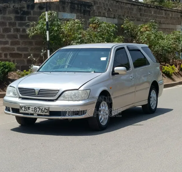 Toyota Vista 2003 Beige - 1