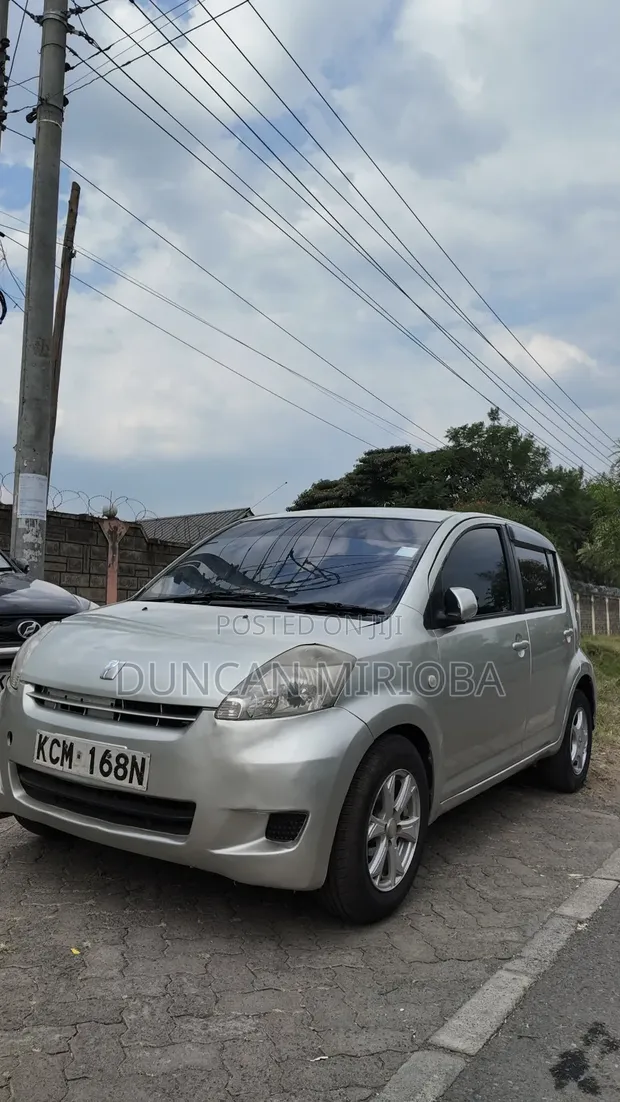 Toyota Passo 2010 Silver - 1