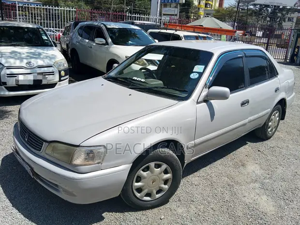 Toyota Corolla 2000 Silver - 1