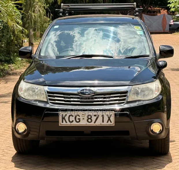 Subaru Forester 2009 Nyeusi - 1
