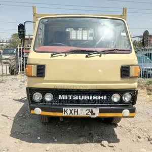 Mitsubishi Canter 4D32 1991 Beige