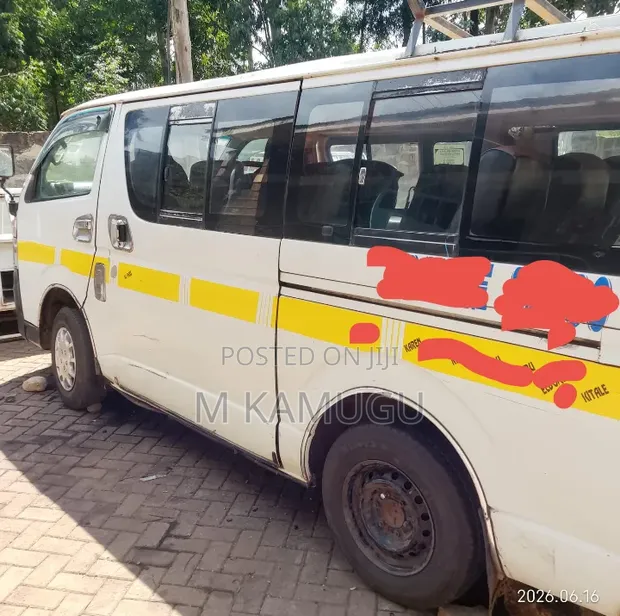 Toyota HiAce 2012 White - 1