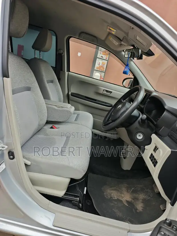 Toyota Passo 1.0 FWD 2018 Silver - 1