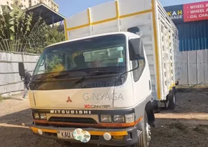 Mitsubishi Canter HD 2005 Lori la Bodi Iliyofunikwa