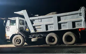Truk Ashok Leyland Tipper