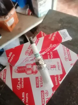 Denso Spark Plugs - Toyota Genuine SC20HR11