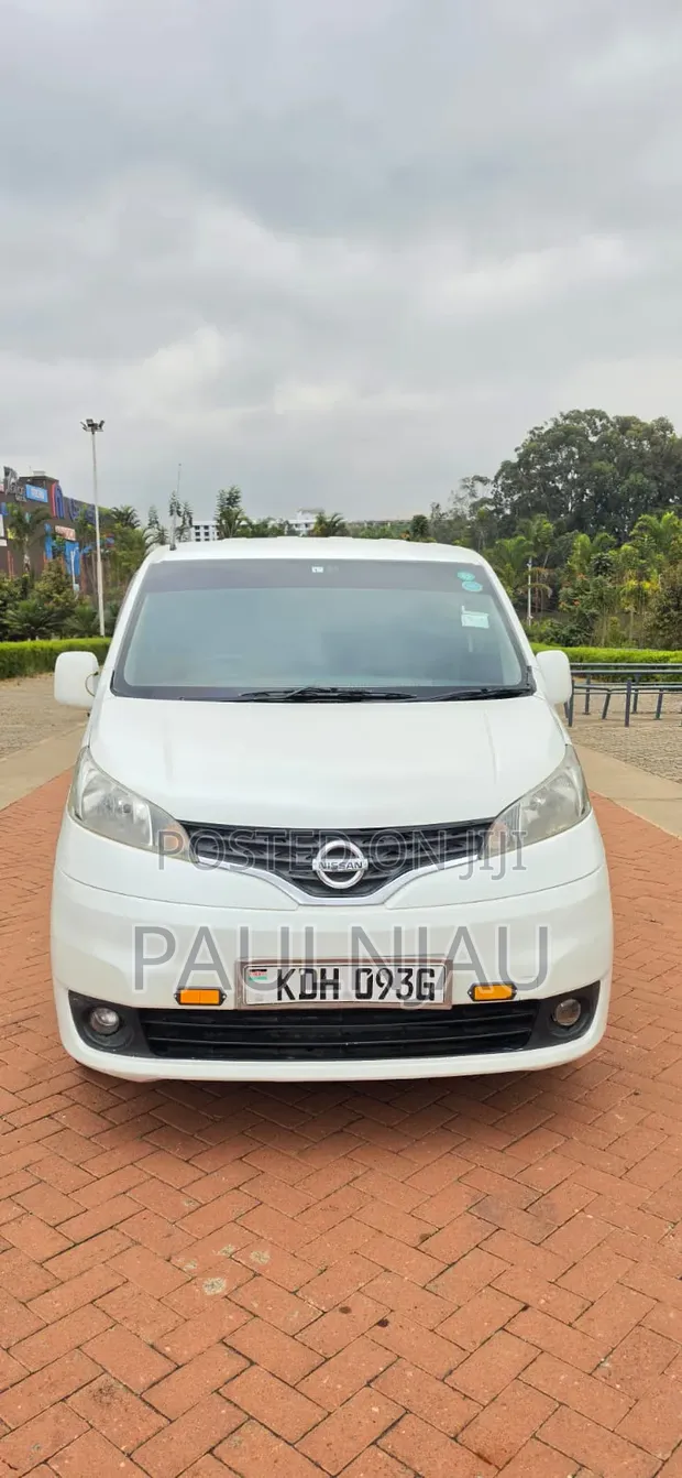 Nissan NV200 2015 Van ya Mizigo - 1