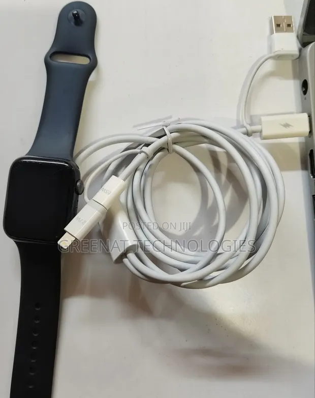 6-in-1 Apple Watch & iPhone Charging Cable 1.5M - 1