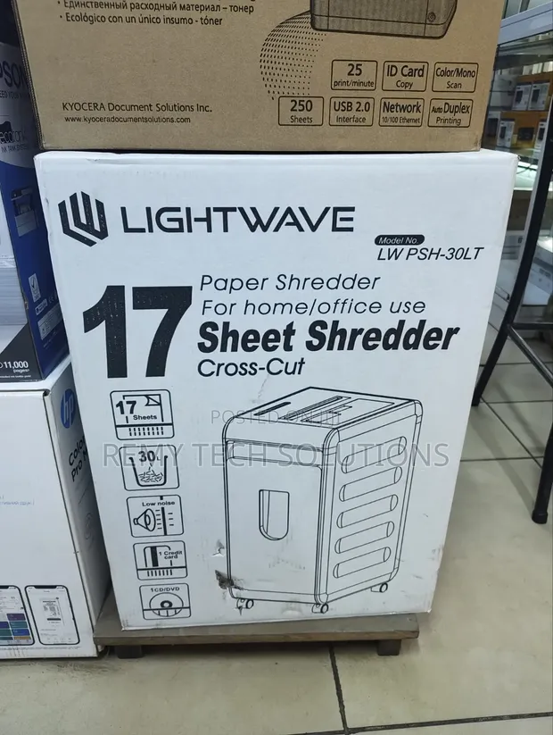 Lightwave 17 Sheets Cross-Cut Paper Shredder, 30L - 1