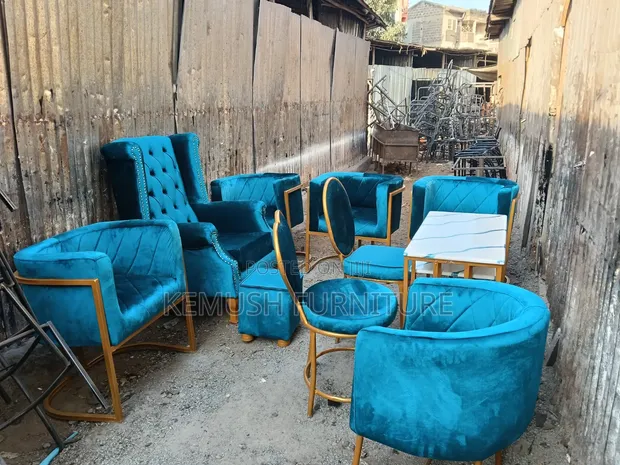 King Chair with Puff - Brand New - 1